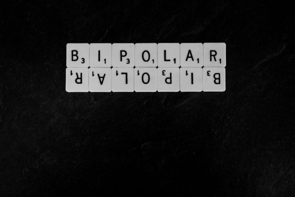 Tulburarea bipolară – cauze, simptome, diagnostic și tratament