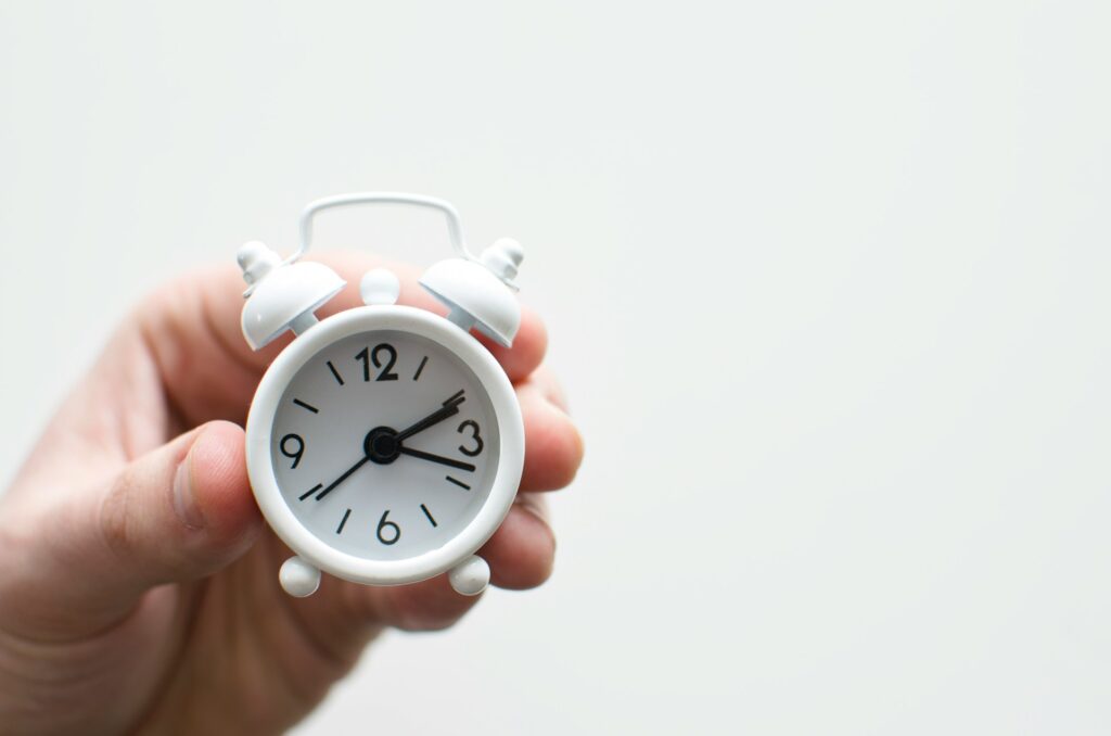 Procrastinarea – ce este, cauze și 10 metode pentru a o depăși