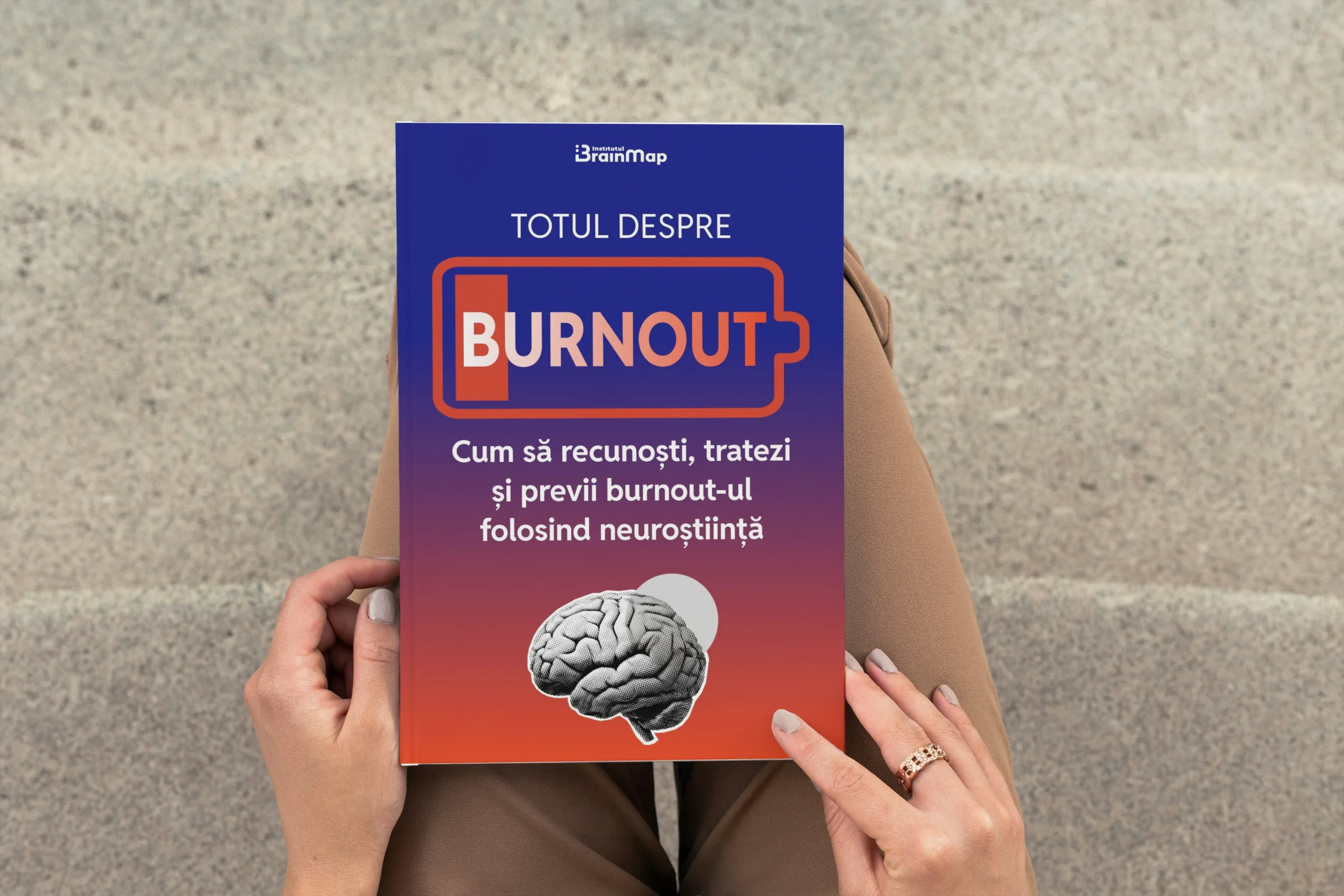 Pagini din ghidul despre burnout, cu strategiile de recuperare